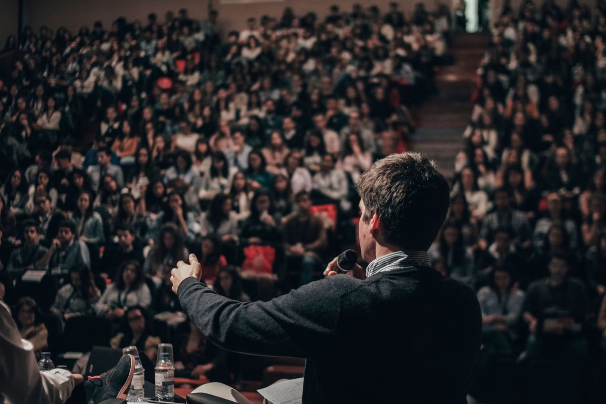 The scoop on political conferences: Why they matter for government engagement image